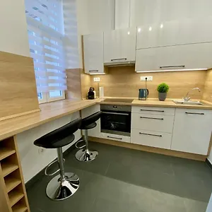 Sasfeszek Apartman Apartman